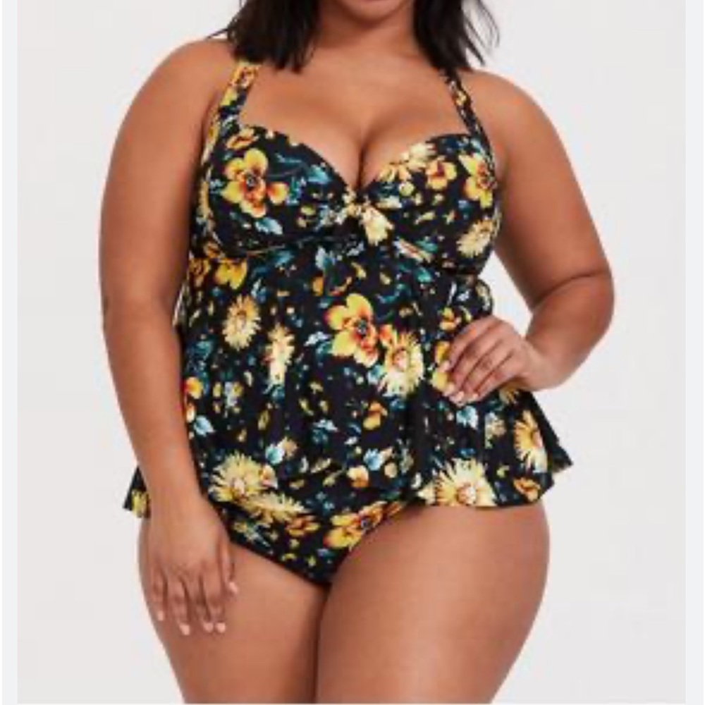 Torrid 4X-D/DD Floral Tankini Swimsuit Top